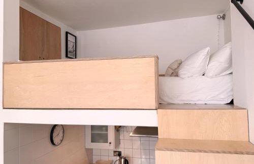 Gorgeous mezzanine studio steps to Olympia - Foto 23