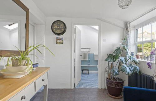 Thatched Cottage & Tranquil Gardens Gated Parking - Foto 15