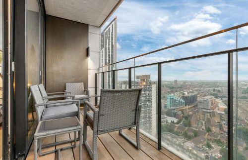 2 BR Flat By Regal Realms Short Lets & Serviced Accommodation London With City View - Foto 12