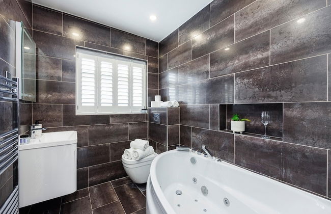 Luxurious - Pool Table - Games Room - Free Parking - Photo 65