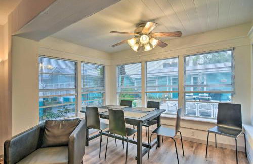 Sun-Soaked Coastal Hideaway - Steps to Beach! - Foto 2