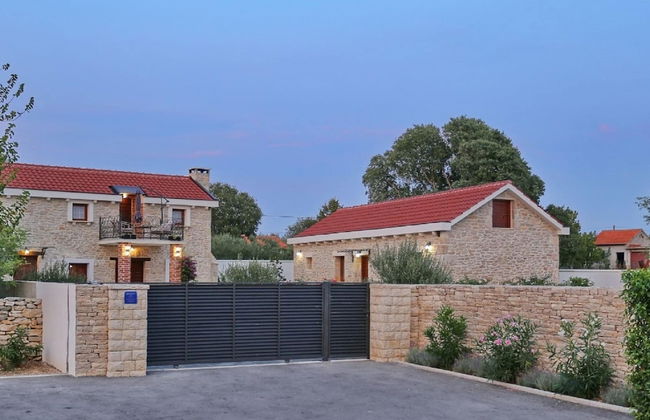 Villa in Prkos With Private Pool and Sea Nearby - Foto 35