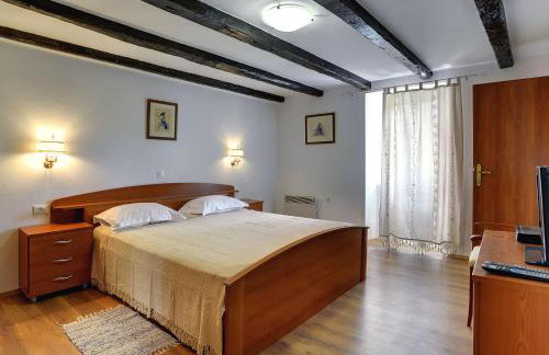 Holiday Home in Rojnici With Private Pool - Photo 40