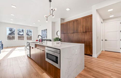 Emerald City in Downtown Eagle - Photo 15