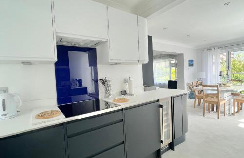 Incredible Views in Dartmouth with Parking and EV Charger - Foto 9