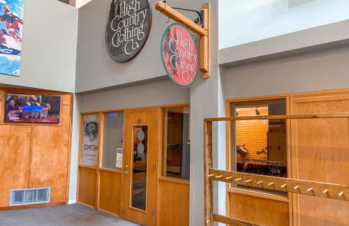 Ski-In Ski-out Luxury Condo with Hot Tub and pools - Foto 28