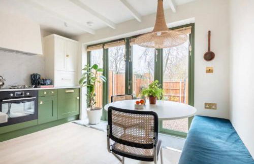 Spring Stays Cosy 2-Bed Residence with Free Parking - Foto 17