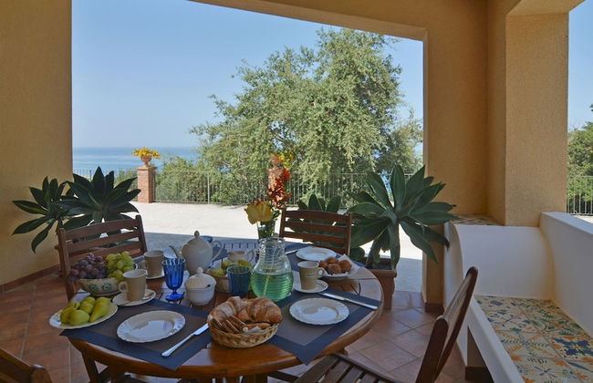 Villa Le Sorbe 12 in Caronia - Foto 2