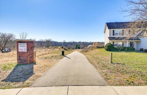 6 Mi to Charlotte Motor Speedway Home with Fire Pit - Foto 34