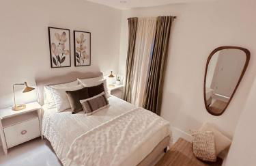 Charming Home Close to Beaches & Downtown - Foto 16