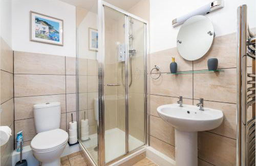 Beautiful Flat Town Centre 55 inch Smart TV + Netflix - Photo 13