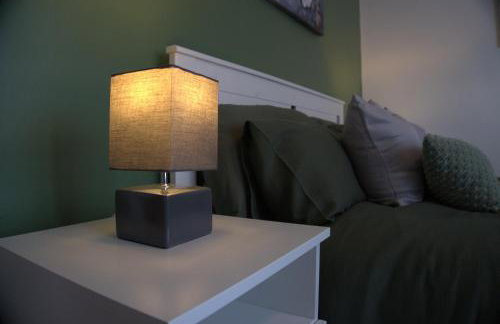 3BDR Town House in the Heart of Holyhead - Free Onsite Parking - Foto 20