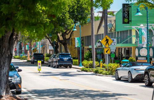 Newly renovated Townhome with King bed - Foto 31