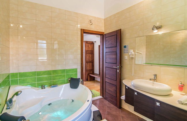 Beautiful Villa on the Island of Brac With Infinity Pool, Beach at 30 Meters - Foto 8