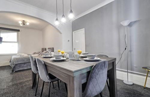 Beautiful Spacious four bedroom house with parking for 2 cars, 5 minute walk to southend station - Foto 40