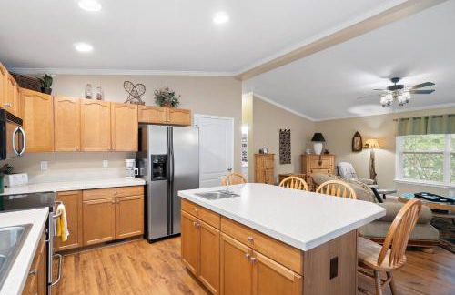 Blue Ridge Bungalow with Hot Tub - Foto 9