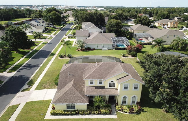 Fantastic 7 Bed 6 Bath in Prestigious Gated Comm - Foto 63