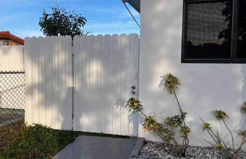 Spacious Private Room Close to Miami Attractions - Photo 17