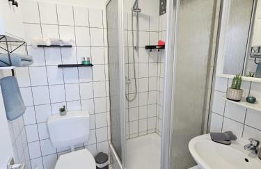 Fewo Friends, 2 Apartments, Businesswohnung, Monteurzimmer mit Gemeinschaftsküche - Foto 25