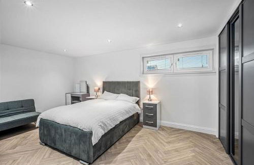 Sea View Luxury Apartment 3 bedrooms Free Parking - By Coast Apartments - Photo 53