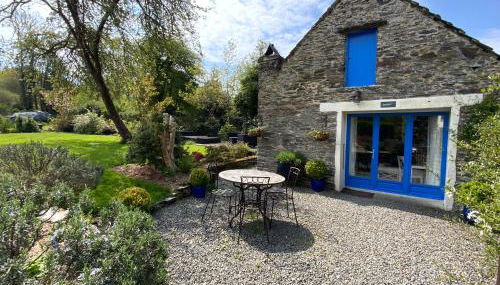Hayloft at Kergudon Gîtes, Couples' gîte with pool - Foto 2, Garden view