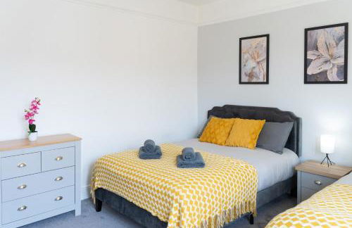 Open Mind Property - Cosy Home - 7 Beds & Parking - Foto 22