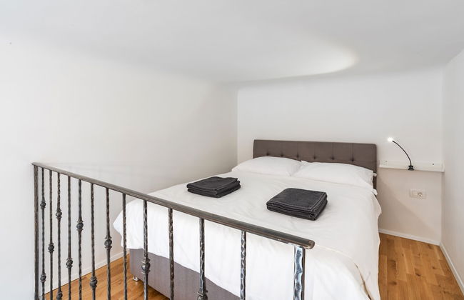 Rhino Studios - Photo 3