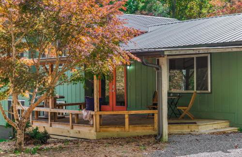 Big Yard Family Getaway - Pets OK - Grill and Hike - Foto 17