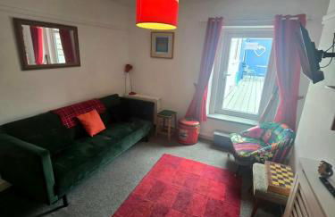 Inalong - Quirky property with sea views above an Ale House - Foto 15