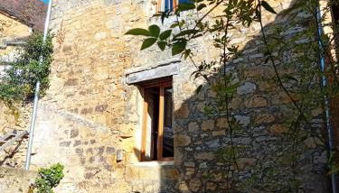 Maison de la Ruelle au cœur de la Bastide de Domme avec cour terrasse - Photo 3