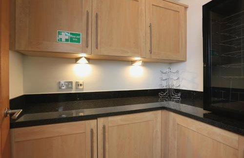 Courtyard Cottage - Photo 14