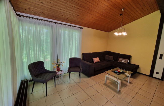 Wooden Bungalow With a Terrace, in a Wooded Area - Foto 21