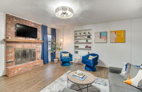 Right Off Route 66 Retro Vinita Home with Game Room - Foto 5