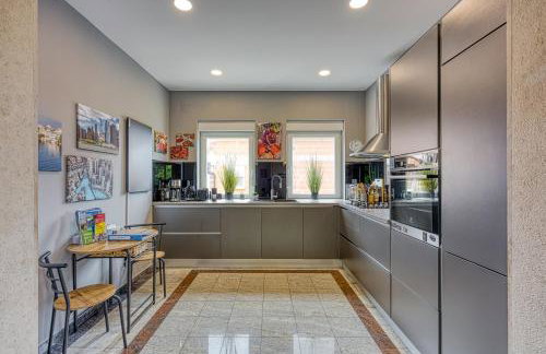 Villa Ravina - Photo 14