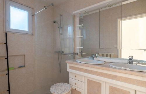 La Noëe - Wifi - Parking - Jardin - Foto 8