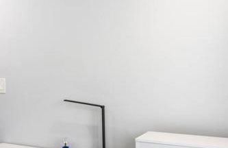 Adorable 2BR-2BA House with EV & Free Parking and Family Friendly in Los Angeles - Photo 47