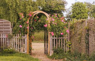 Dreamy Suffolk Country Cottage Escape - Photo 3