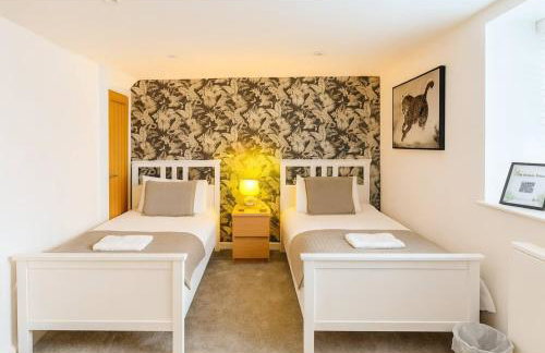 Spacious 2-Bed - Hospital & City Nearby Parking Pet Friendly - Foto 12