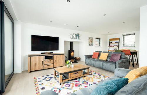 Lakeside property with spa access on a nature reserve Overton Island 11 OI11 - Photo 7