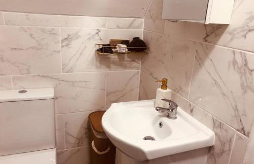 London Central 4 bed House with Garden - Photo 37