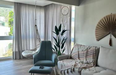 Praia do Santinho, de frente para mar - Foto 10