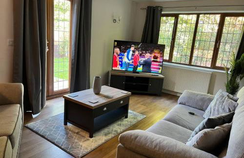 2-Bed House - Sleeps 6 - Garden Parking Wifi - Foto 10