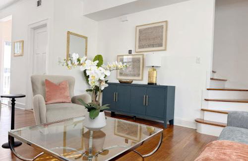 Classy 3-Story Downtown Apt - Great Location - Foto 43