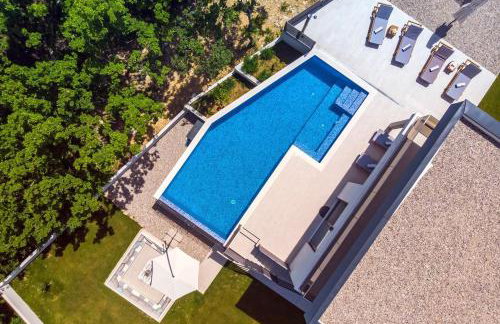 Villa Zora -luxurious villa with heated pool, sauna, 4 bedrooms, 10 persons max - Photo 45