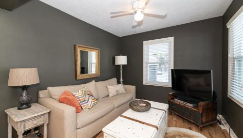 Piccolo Cottage - Great Location - Walking distance to Douglas Beach! - Photo 4