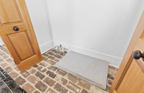 Chic 2BR retreat near French Quarter - Photo 18