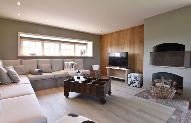 Beautiful Holiday Home With Terrace, Garden - Foto 14