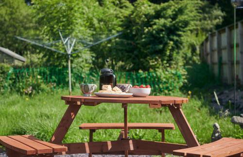 Min Yr Afon, A charming Laugharne Cottage, close to Castle, Estuary & Cafés - Photo 17