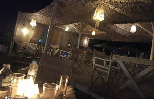 Spacious farmhouse with big yard and fireplace - Foto 20