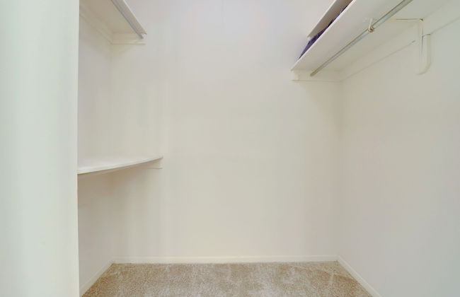 Fantastic 2BR Condo with Gym - Photo 30